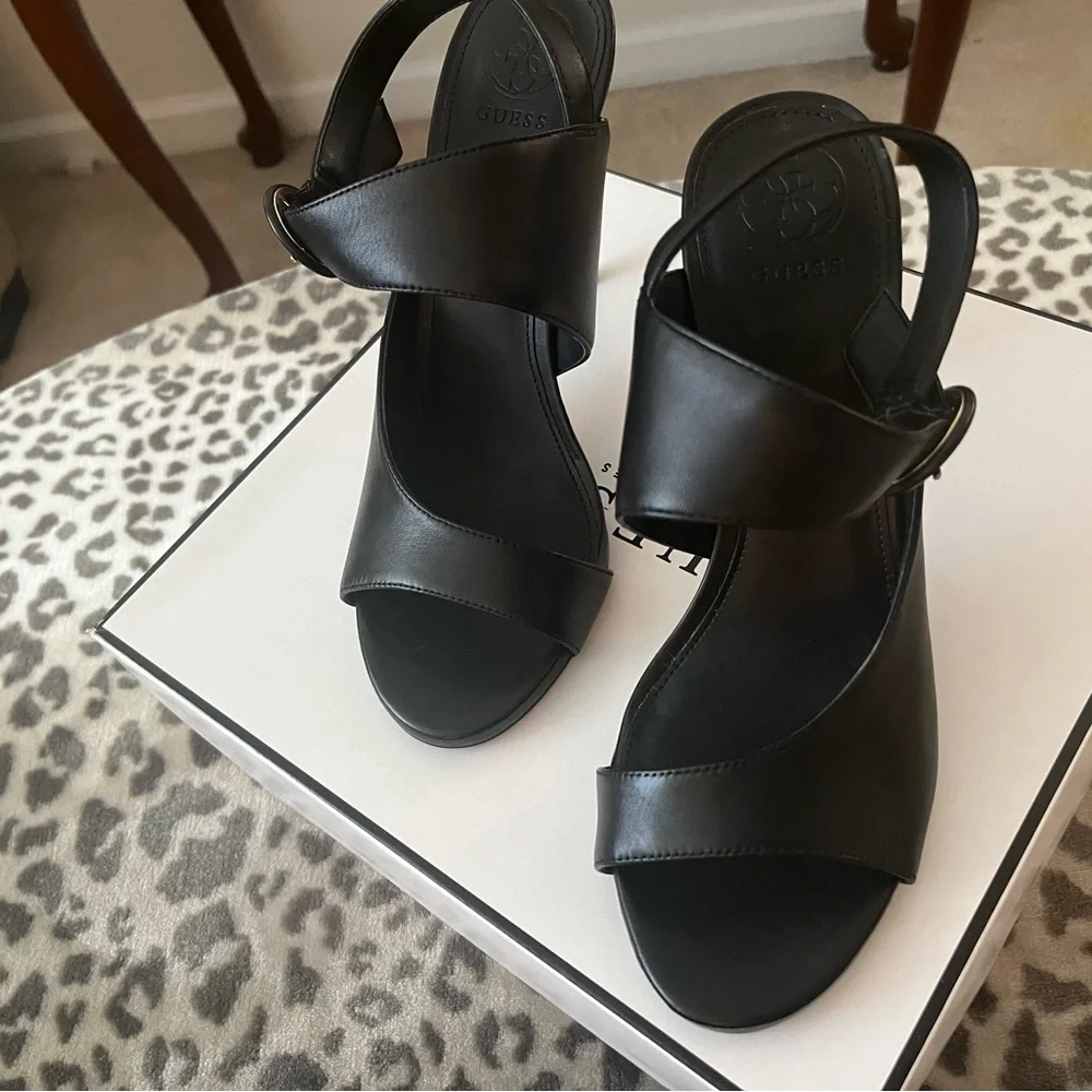 BLACK GUESS HEELS 9.5 M - Picture 9 of 11
